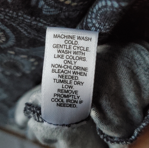 Crocheted Flowy Spaghetti Strap Racer Back Paisley Flower Print Top - Picture 12 of 12